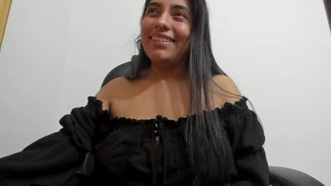 sara_len online show from May 27, 5:21 pm