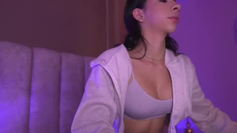 sara_lopee1 online show from March 15, 12:00 pm