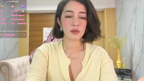 Sara  online show from June 6, 1:49 pm