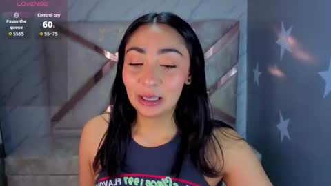 Snapshot of sara_lux_t chatting on August 3, 8:12 pm sara online show from August 3, 8:12 pm