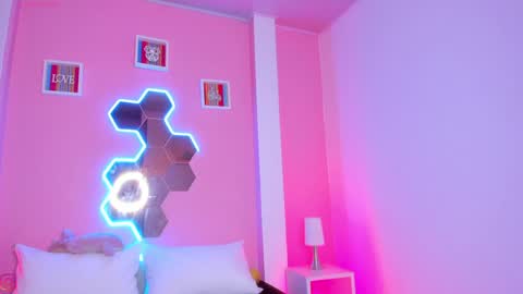 Sara  online show from February 7, 11:03 pm