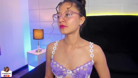 Sara  online show from September 17, 8:10 pm