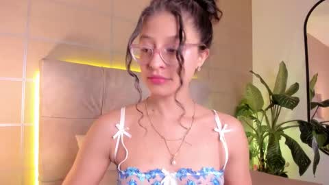 Sara  online show from March 26, 12:33 pm