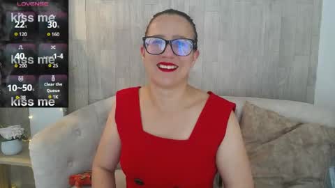 Snapshot of sara_marrisson chatting on April 22, 8:10 pm Sara online show from April 22, 8:10 pm