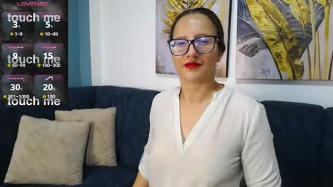 Snapshot of sara_marrisson chatting on April 25, 5:10 pm Sara online show from April 25, 5:10 pm