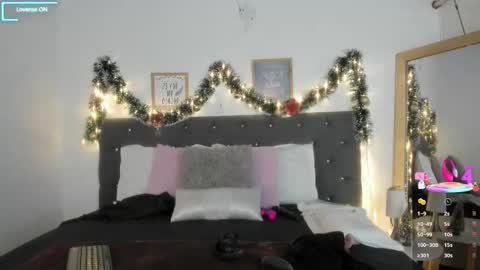 Snapshot of sara_puertaa chatting on December 16, 7:08 pm Sara online show from December 16, 7:08 pm