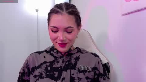 Sara online show from October 1, 2:12 pm