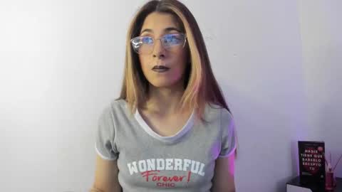 sara_roades online show from November 6, 7:37 pm
