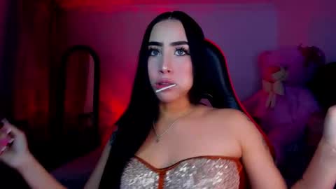 Snapshot of sara_stone03 chatting on January 12, 7:43 am sara_stone03 online show from January 12, 7:43 am