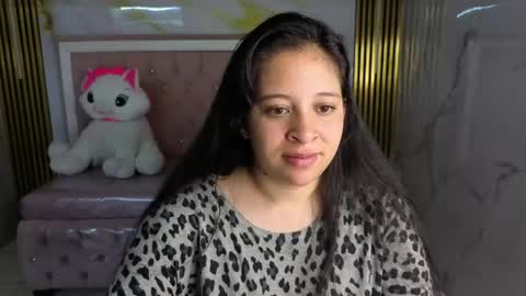 Sara T. online show from May 28, 3:04 am