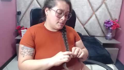 sara_thonson_ online show from February 20, 6:26 am