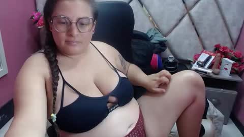 sara_thonson_ online show from March 5, 4:19 am