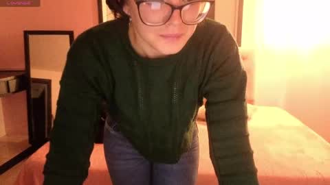 sara_valderrama_ online show from May 29, 12:25 pm