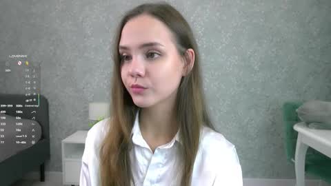 Im Sara  online show from October 9, 7:01 pm