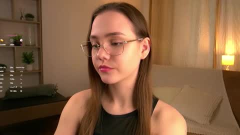 Snapshot of sara_whooops chatting on February 12, 8:09 am Im Sara online show from February 12, 8:09 am