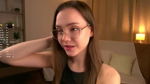 Snapshot of sara_whooops chatting on February 19, 6:04 pm Im Sara online show from February 19, 6:04 pm