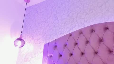 Snapshot of saraa_joness_ chatting on May 15, 7:54 pm Sara online show from May 15, 7:54 pm