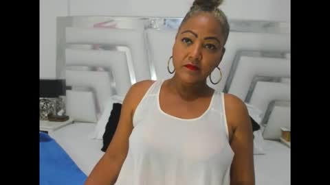 Sara online show from November 14, 8:29 pm