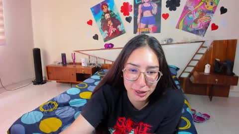 Alahia and Marilyn online show from December 14, 5:47 pm