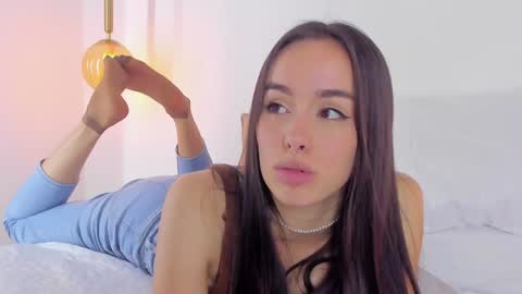 Snapshot of saraarchbould chatting on December 7, 10:28 pm Sara online show from December 7, 10:28 pm