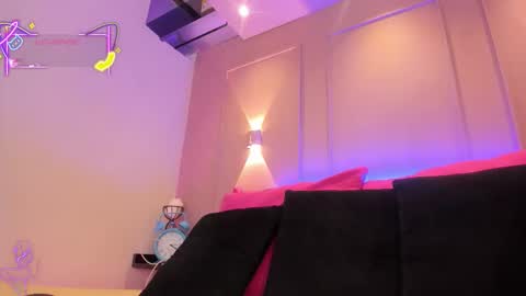 Snapshot of saraavila_ chatting on September 17, 10:33 pm SaraAvila online show from September 17, 10:33 pm