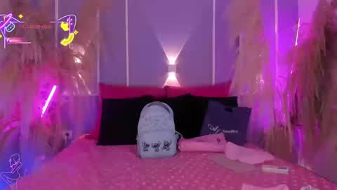 Snapshot of saraavila_ chatting on October 20, 8:31 pm SaraAvila online show from October 20, 8:31 pm