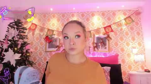 SaraAvila  online show from January 6, 8:45 pm