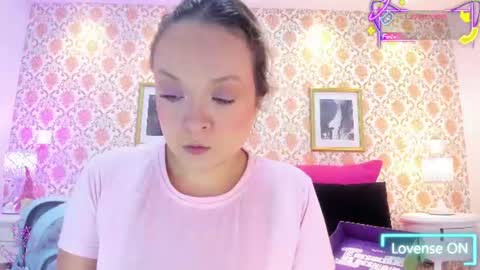 Snapshot of saraavila_ chatting on June 12, 1:48 am SaraAvila online show from June 12, 1:48 am