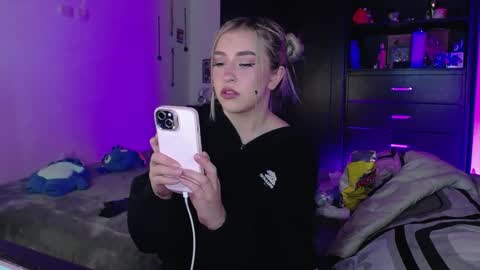 saradiazxxx online show from March 16, 5:02 am