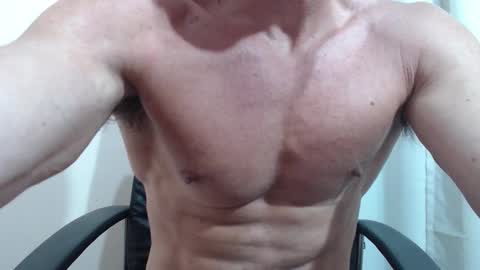 saradorj92 online show from January 12, 1:22 am