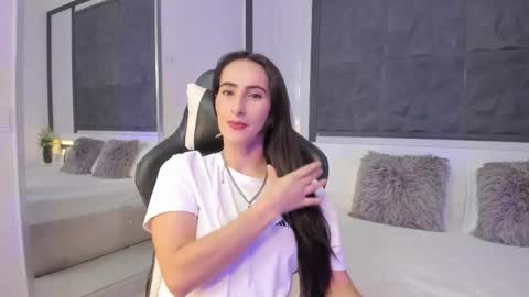 Snapshot of saragomez_1 chatting on January 8, 12:40 pm Sara Gomez online show from January 8, 12:40 pm