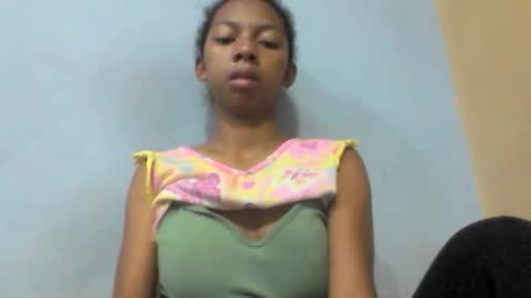 sarah146341 online show from May 20, 4:40 am