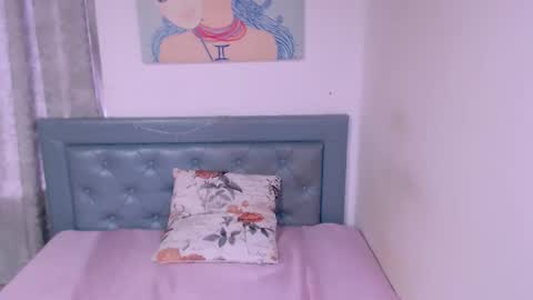 Snapshot of sarah_acero chatting on October 1, 6:25 pm sarah online show from October 1, 6:25 pm