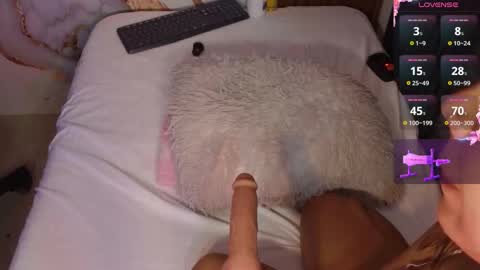 Snapshot of sarah_babe_ chatting on October 17, 2:19 pm Sarah online show from October 17, 2:19 pm