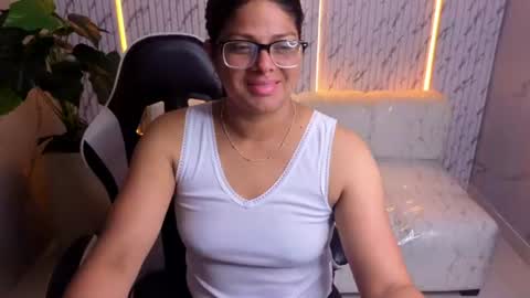 sarah_bay_tx online show from July 3, 8:26 pm