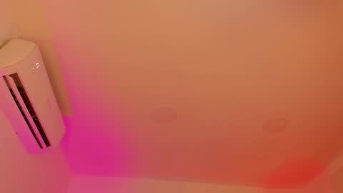 Snapshot of sarah_bonneth chatting on February 22, 11:53 am Sarah Bonneth online show from February 22, 11:53 am