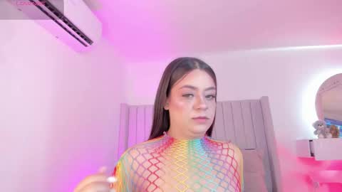 Snapshot of sarah_bonneth chatting on February 23, 11:29 am Sarah Bonneth online show from February 23, 11:29 am