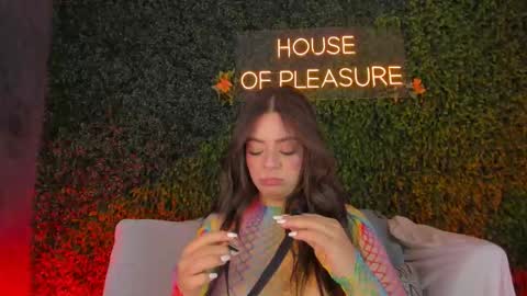 Snapshot of sarah_bonneth chatting on February 27, 11:54 am Sarah Bonneth online show from February 27, 11:54 am