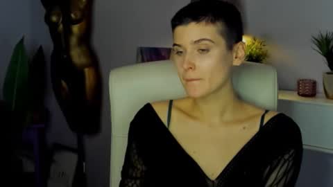 Sarah online show from November 11, 2:28 pm