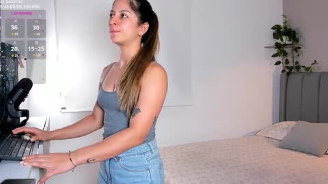 sarah_rayy online show from January 24, 10:19 pm