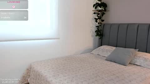 sarah_rayy online show from March 11, 7:25 pm