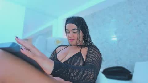 sarah online show from October 20, 12:05 pm