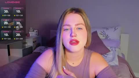 Sarah online show from October 27, 12:04 am