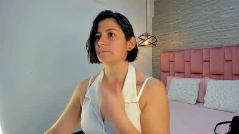 Sarah Deyvis online show from January 13, 1:39 pm