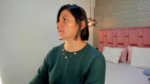 Sarah Deyvis online show from January 14, 2:11 pm