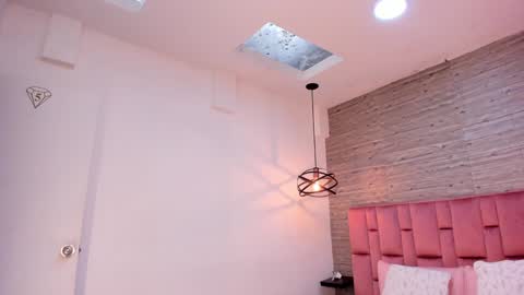 Sarah Deyvis online show from January 15, 2:24 pm