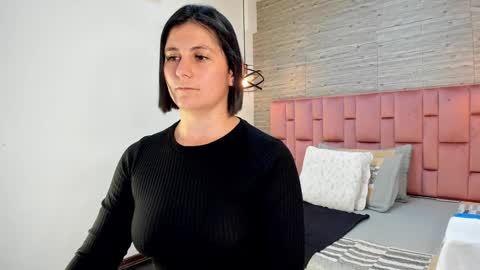 Sarah Deyvis online show from January 24, 9:05 pm