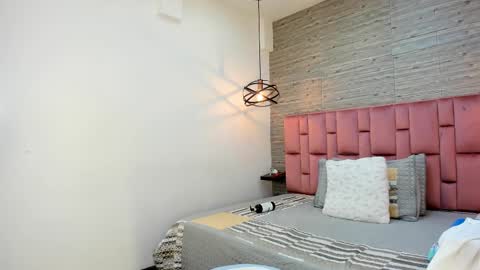 Sarah Deyvis online show from February 11, 4:46 pm