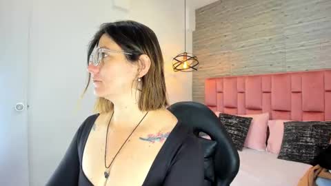 Sarah Deyvis online show from September 15, 2:39 pm