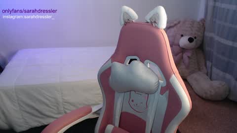 sarahdressler online show from December 6, 5:09 am